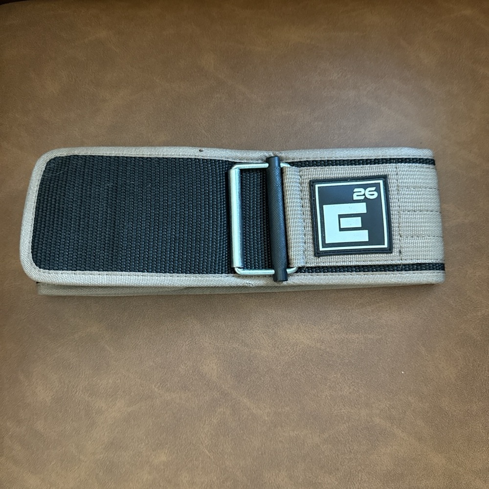 E26 Weightlifting Belt